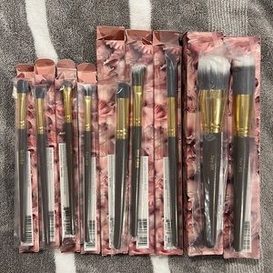 ✨BNIB✨ Terre Mere 9-piece Make-Up Brush Set